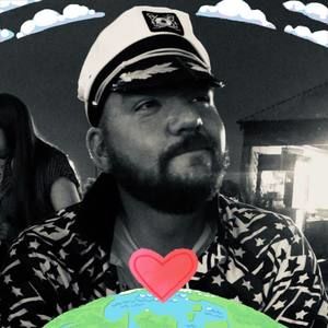 Meet your Posher, Troy